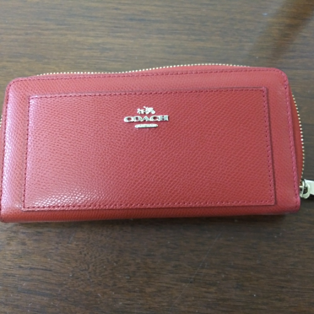 Coach watermelon accordion zip wallet